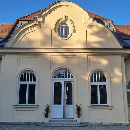 Manor Boutique